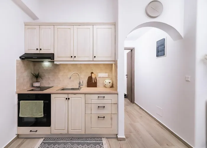 Central Apartments “Evanthia”